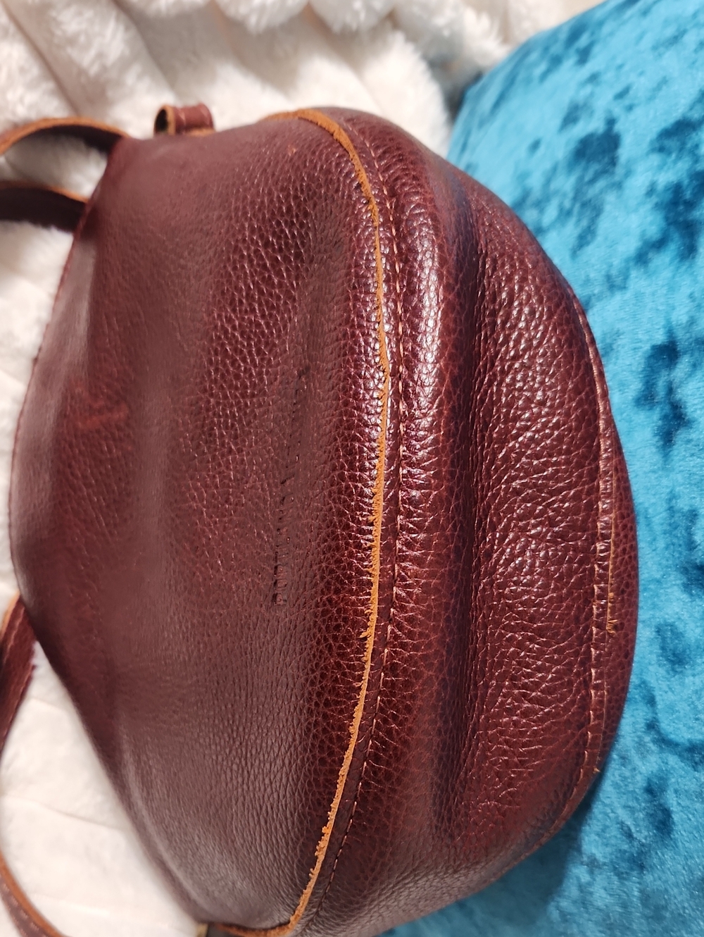 Portland Leather Crossbody Bag in Burgundy Brown with Dark Tan Trim - Picture 10 of 10